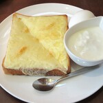 ハセ珈琲店 - モーニングC：コーヒー、チーズトースト+ヨーグルト＋ゆで玉子
