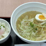 ピーターパンエクスプレス＆えびすだこ - 料理写真:「鶏そば　温玉ごはん」950円