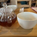 のうえんカフェ - ほうじ茶（ホット） 3杯分くらい入ってるので、食前から食後まで美味しく頂きました