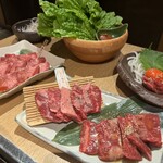 精肉卸問屋直営 焼肉ホルモン 肉匠 牛次郎 - 