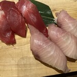 地酒と道産食材 一笑 - お通し　紅白寿司