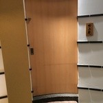 吹上庵 - 入口には暖簾が無く、店内も見えないので少し入るのに躊躇してしまう。