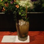 BAROSSA cocktailier - ① 季節果実のフルーツモヒート：ローズマリー&ジンジャー（フルーツは8種からの選択）