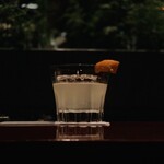 BAROSSA cocktailier - ③ 岐阜甘夏のホワイトネグローニ