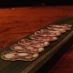 BAROSSA cocktailier - 「キュルノンチュエ」の白カビサラミ