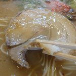 麺堂　香 - 昨年から大きなバラ巻きチャーシュ１枚に変わりました
