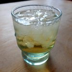麺堂　香 - 冷たい緑茶は嬉しいですね