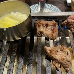 すこし贅沢な旨い焼肉 ゆうすい - 厚切り塩ロース(1,090円)