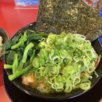 家系ラーメン たつ家 - 