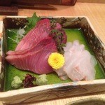 魚料理・もつ鍋  山咲き - 寒ブリと魴鮄のお造り