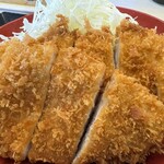 Katsuya - 量が多いので、最後の一切れを食べる頃には冷めかけているかも