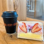 Sakai Sando - 桜咲くスイーツサンド（500円）とコーヒー