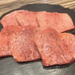 焼肉 ジャンボ - 黒毛和牛上タン950円×6