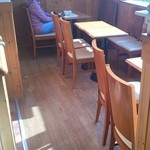 須恵の郷 - 店内のイートインコーナーです。