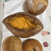 ラシーヌ - 上からブール、チーズフランス、左カレーパン、右あんぱん