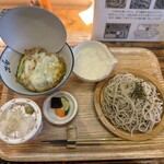 Sobanoi - 日替わり定食　ざる蕎麦(小) 玉子丼1100円　トッピングで山芋363円を追加注文しました。