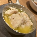 Kamata Yakiniku Toukyou Bin - 鶏胸肉のオリーブオイル煮