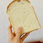 ブーランジェリ･エ･カフェ　オブジェ - 牛乳食パン♡何もつけずにそのまま食べるのが1番好きです。 ふんわりしっとりで、素材の味を感じられるので(*´ω｀*)