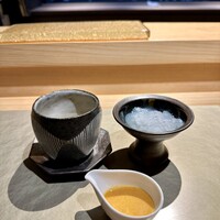 鮨shizuku 西天満 - のれそれ　暖かいお出汁で　味変にウニソース