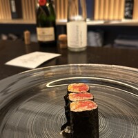 鮨 四 -  鮨 四 -