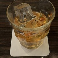グランド・セントラル・オイスターバー&レストラン 品川店 - マンハッタン。ウイスキーにアマレットの甘い風味。美味。