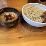 麺屋 繁 - 厚切りチャーシューも程よい感じに柔らかくて好き