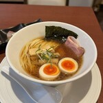 酒肴場 屯 - 津軽煮干し中華蕎麦（味玉入り）¥950