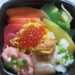 海鮮と肉のどんぶり屋 どん八 - どん八丼