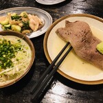 新宿思い出横丁 牛タンいろ葉 - 