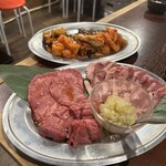 路地裏焼肉 マックスザホルモン - 