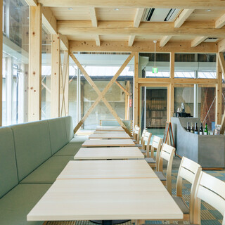 A special space with a view of the Satoyama-themed garden, covered with retro tiles