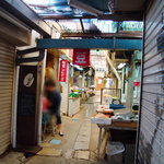 2413628 - COFFEE potohoto　通路の左がお店です