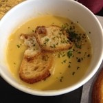 Mon peshe minin - 本日のスープ：コーンスープ、350円