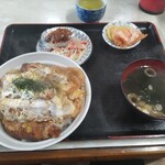 Kuribayashi Shiyokudou - カツ丼 650円 ♪