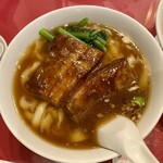 京華樓 - 豚バラ角煮入り刀削麺