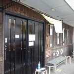 麺屋 一八 - 半田ICから半田方向へ向かってすぐの宮本町の交差点を武豊へ向かった先