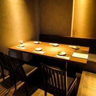 Enjoy the Japanese atmosphere in our small and large private rooms, accommodating from 2 to 50 people!