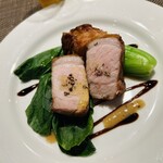 五本木 AKIMOTO - 最初から2皿に分けて提供してくれました！嬉しい。肉質と焼き方はワイルドめ