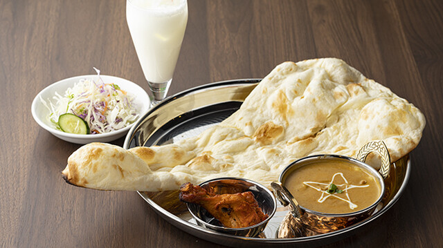 Everest Cafe & Bar photo 2