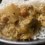 南インド料理店 ボーディセナ - サンバルをブッかけたサマ