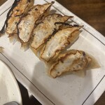 らーめん 福善 - 餃子６個(写真では５個ですが)¥300