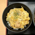 Yudetarou - 揚げ鶏親子丼セット ¥780 の揚げ鶏親子丼