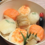 六盛 - 手毬弁当の一段目　お寿司の部