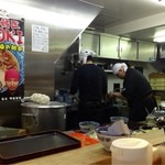らー麺土俵 鶴嶺峰 - 店内はちょっとした小料理屋の雰囲気で綺麗