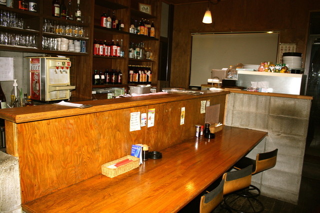 居酒屋まんま - カウンター お客が帰った隙をみてパシャ.