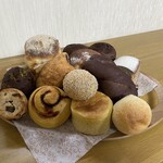 天然こうぼぱん とことこ - 皆さん、ヨロピクお願いしま〜すm(._.)m