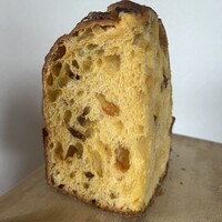 ピアット・スズキ - パネットーネ1/4   1,620円　高さは15cmほど