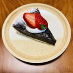 コチカ - チョコレートタルト　いちごすごく美味しかった