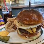 THE CORNER Hamburger & Saloon - 