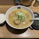 大島 - 味噌ラーメン生姜多め